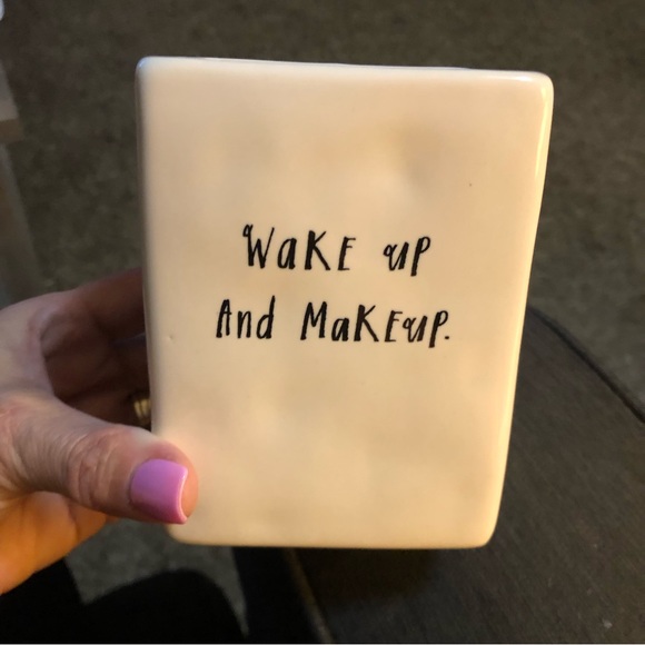 Rae Dunn Makeup brush holder - Picture 3 of 7